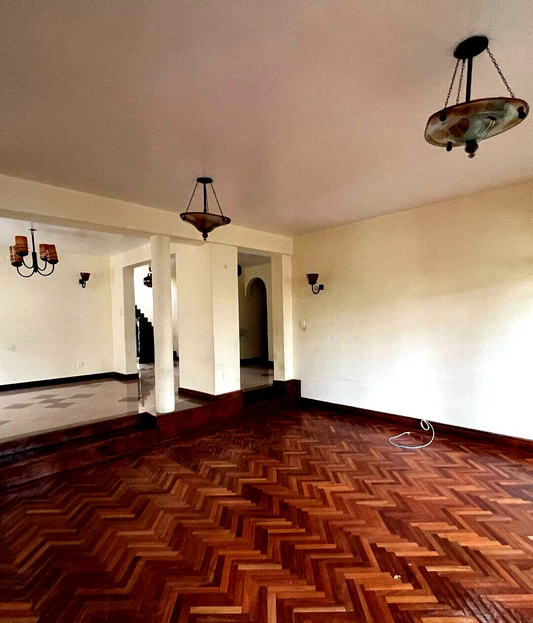 5-Bed Riverside Villa with Pool Access - Lavington