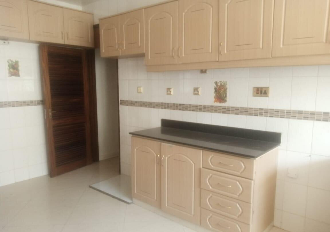 Only 8 Units, 4BR Townhouse with Backyard - Parklands