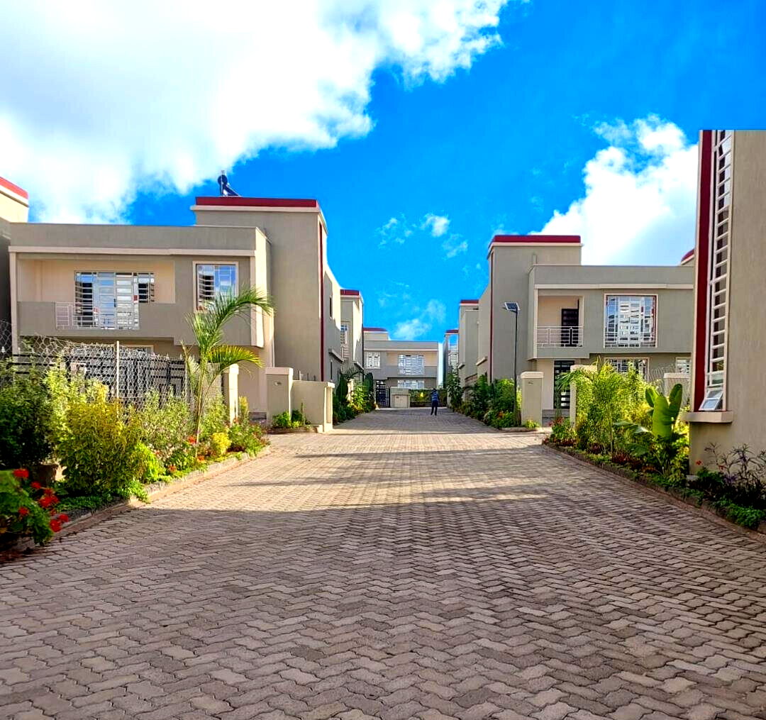 4BR All-Ensuite Townhouse with Rooftop Terrace & DSQ - Kitengela Muigai