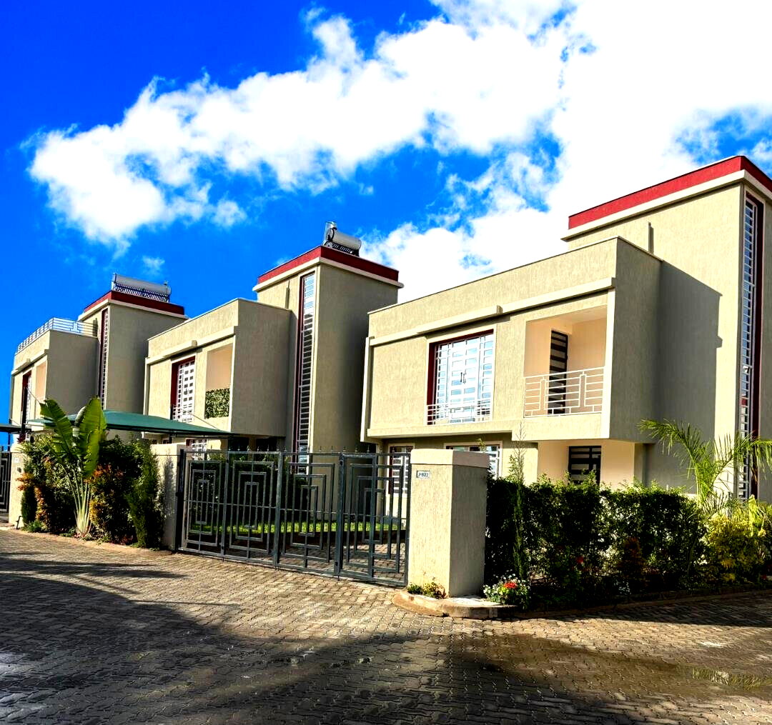 4BR All-Ensuite Townhouse with Rooftop Terrace & DSQ - Kitengela Muigai