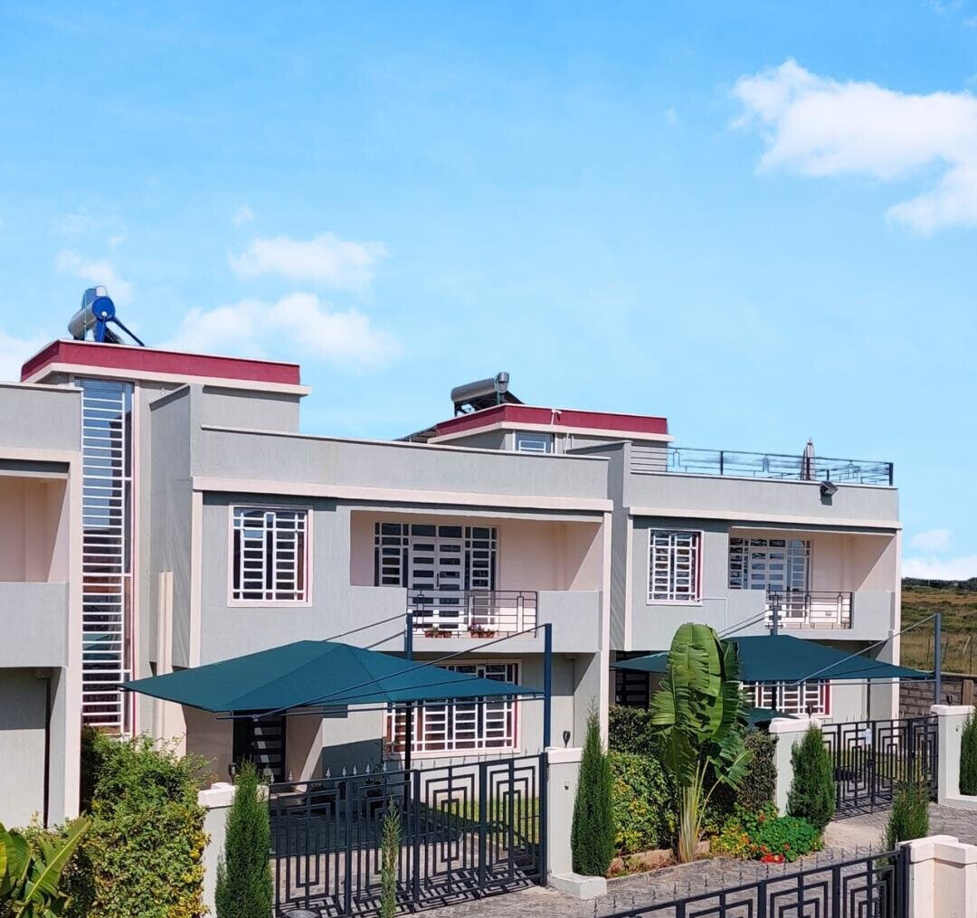 4BR All-Ensuite Townhouse with Rooftop Terrace & DSQ - Kitengela Muigai