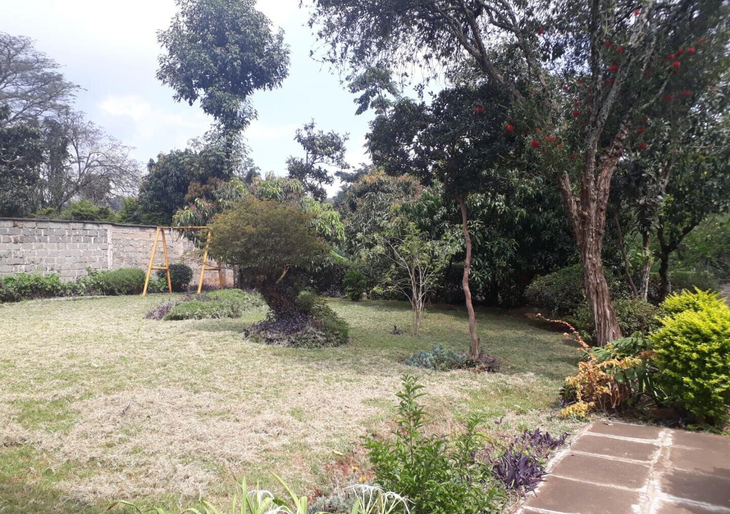 KSh 150M Garden Plot with Parking