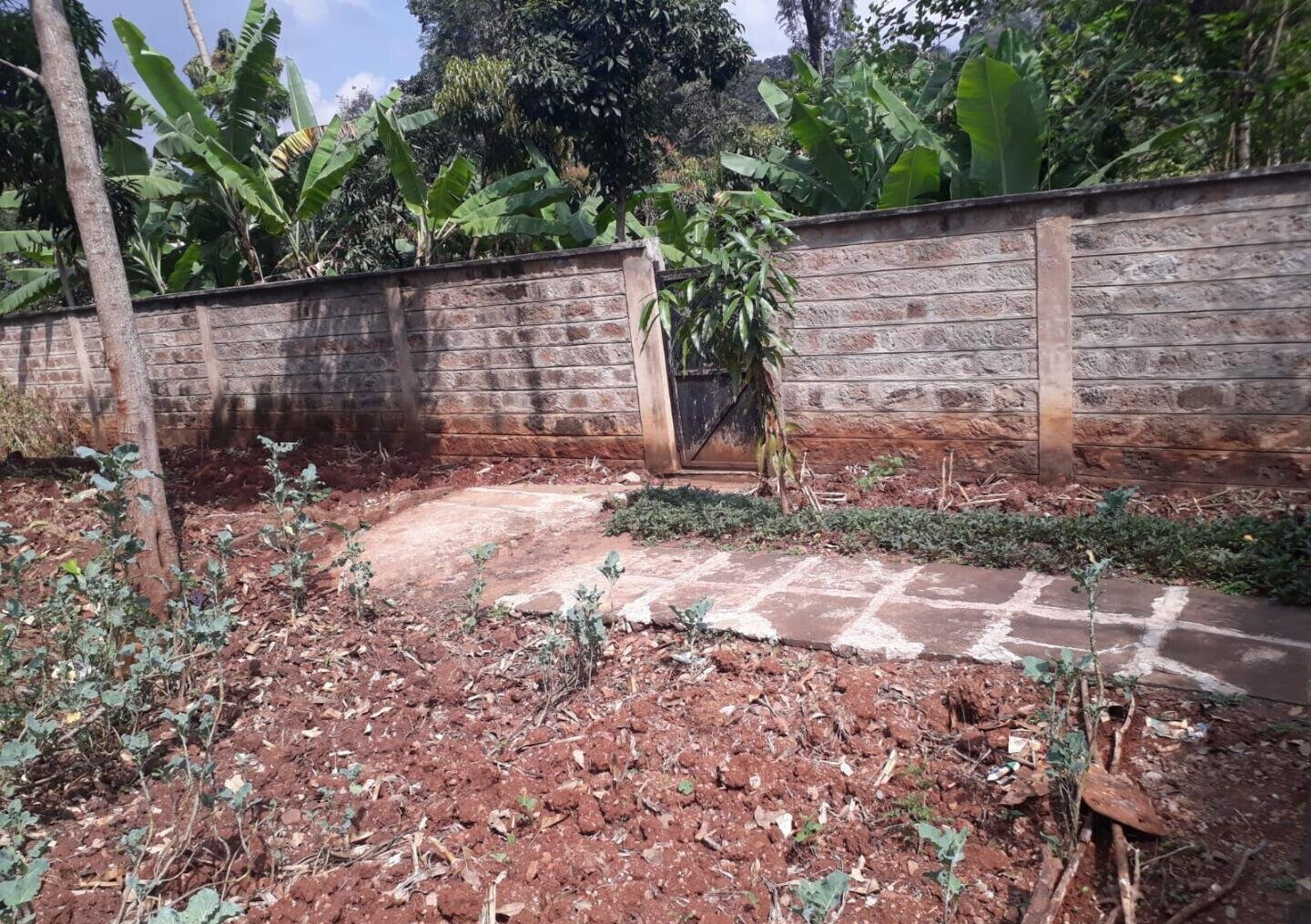 KSh 150M Garden Plot with Parking
