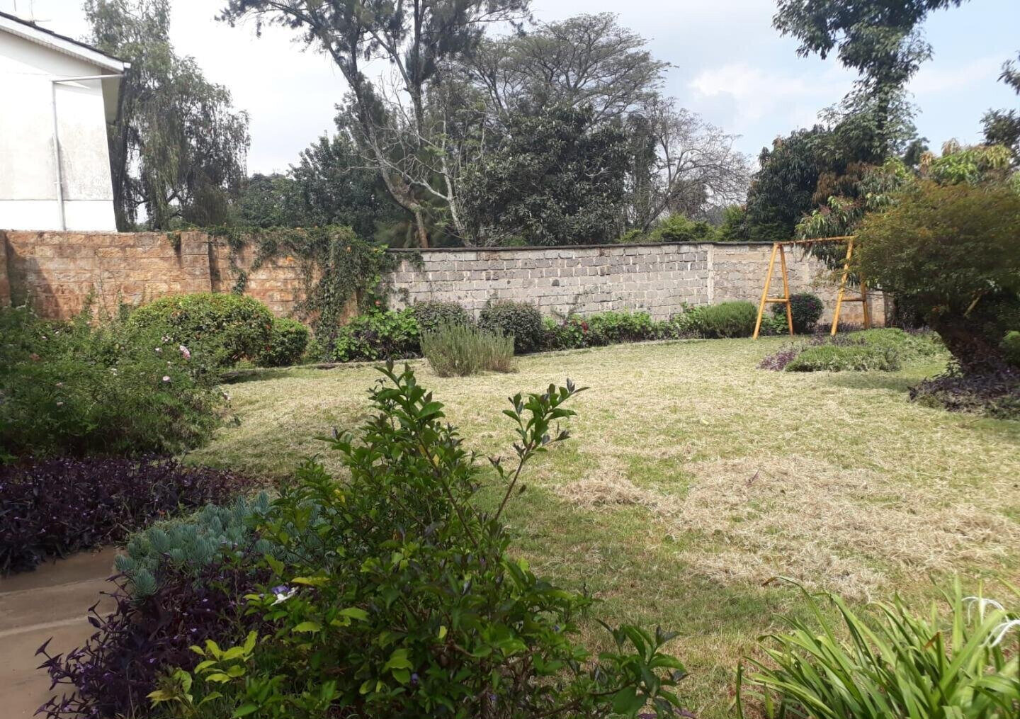 KSh 150M Garden Plot with Parking