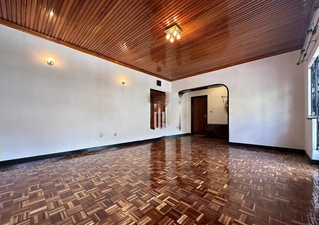 Newly Refurbished 4BR Townhouse with DSQ - Westlands