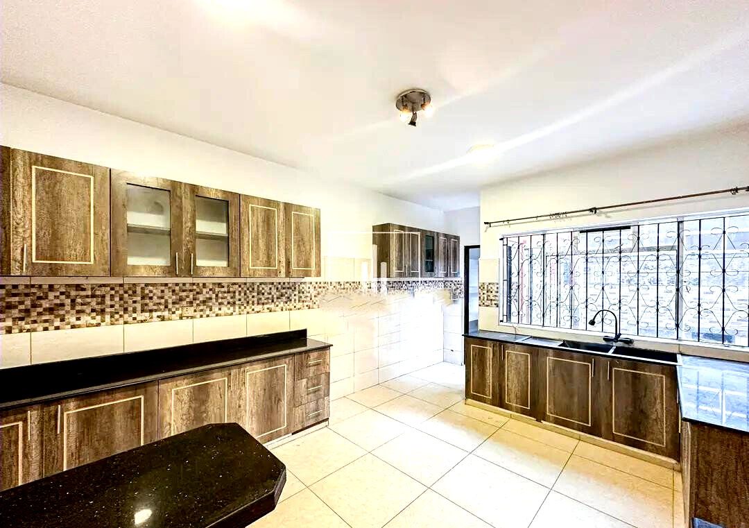 Newly Refurbished 4BR Townhouse with DSQ - Westlands