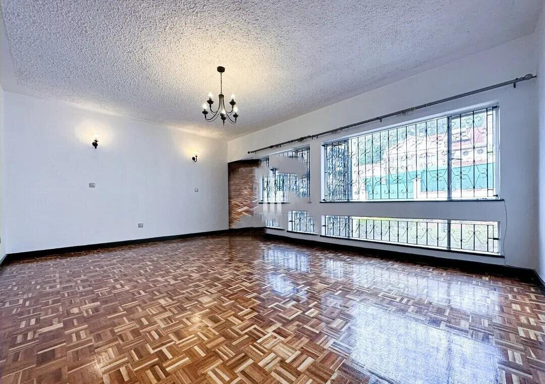 Newly Refurbished 4BR Townhouse with DSQ - Westlands