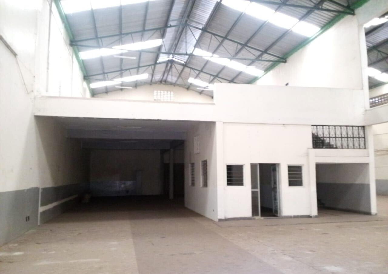 Half Acre Warehouse with Parking - KSh 110M