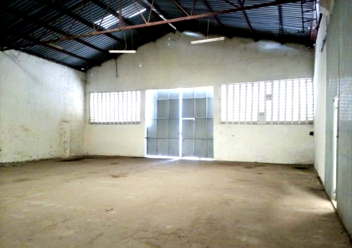 Half Acre Warehouse with Parking - KSh 110M