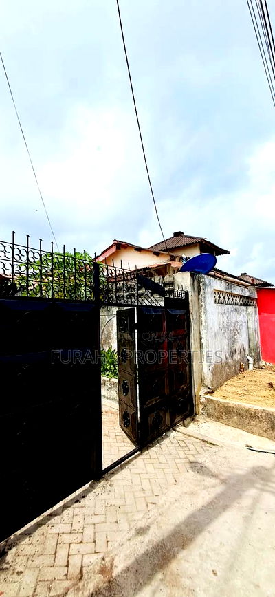 3bdrm Bungalow in Kiembeni for sale - Image 4