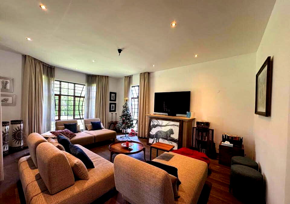 Iconic 5BR Villa with DSQ & Gym in Old Runda's 39-Home Estate