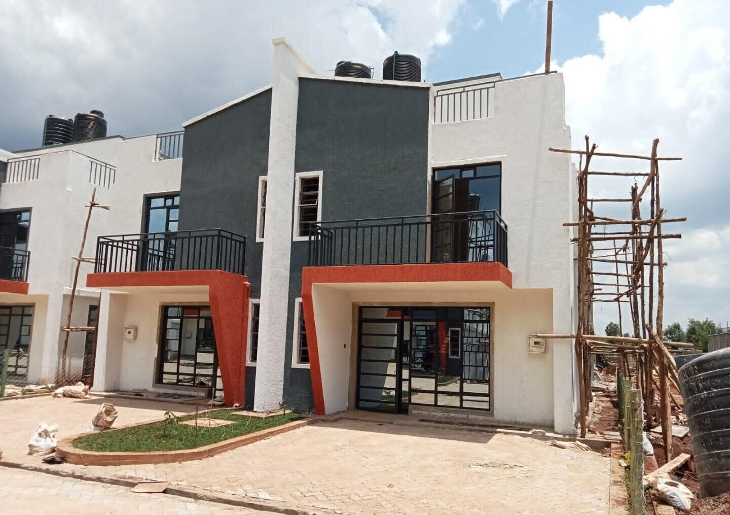 4BR Townhouse with Clubhouse & Solar Heating - Gikambura