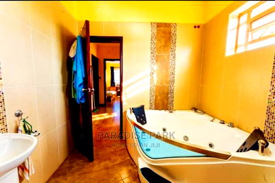 4bdrm Maisonette in Ngoingwa Estate for Sale - Image 11