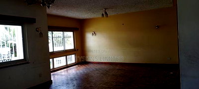 3bdrm Maisonette in Upper Hill, Milimani for sale - Image 2