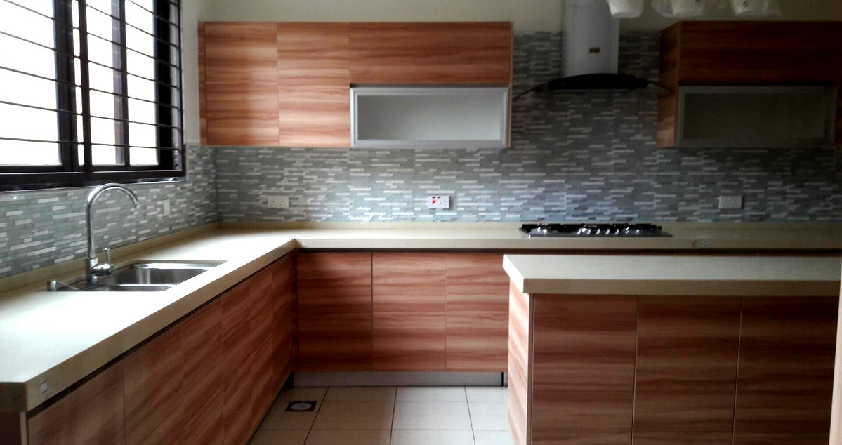 5-Ensuite Townhouse with Electric Fireplace & DSQ - Lavington