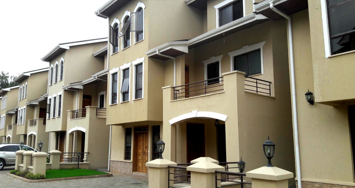 5-Ensuite Townhouse with Electric Fireplace & DSQ - Lavington