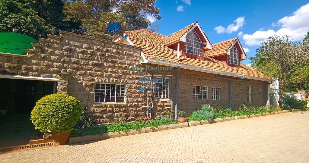 50x100 Plot 5BR House for Rent