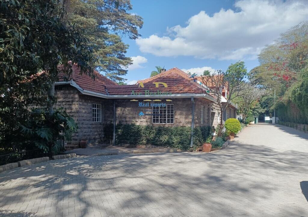 50x100 Plot 5BR House for Rent