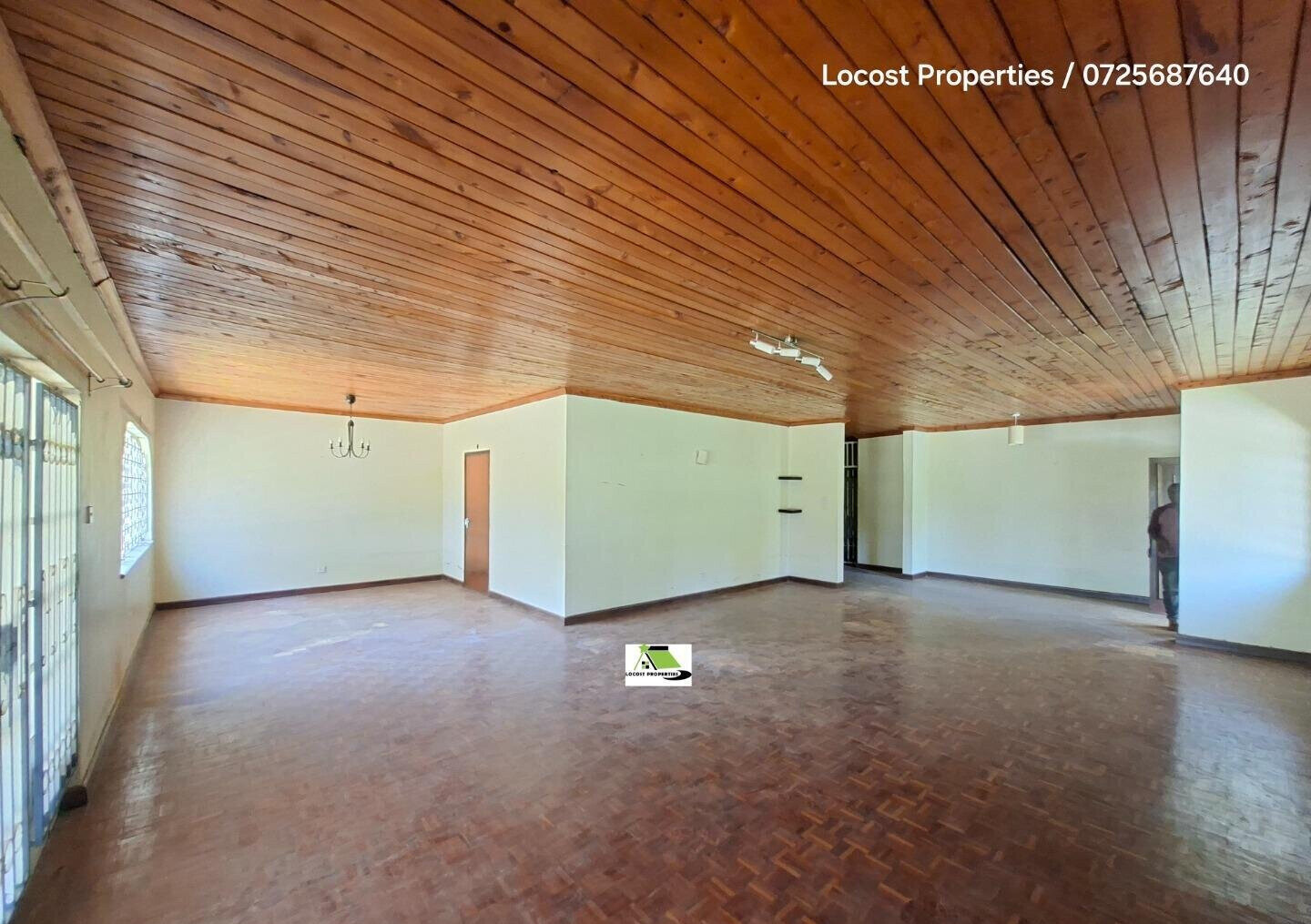 Quarter Acre 4BR Home with Garden