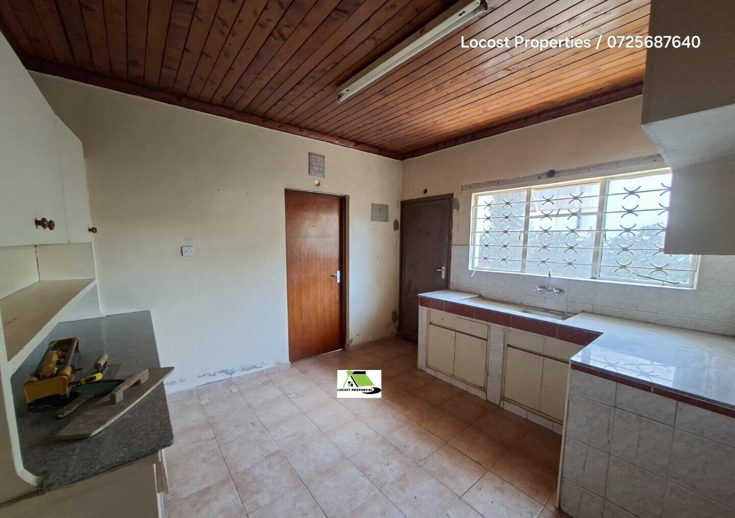 Quarter Acre 4BR Home with Garden