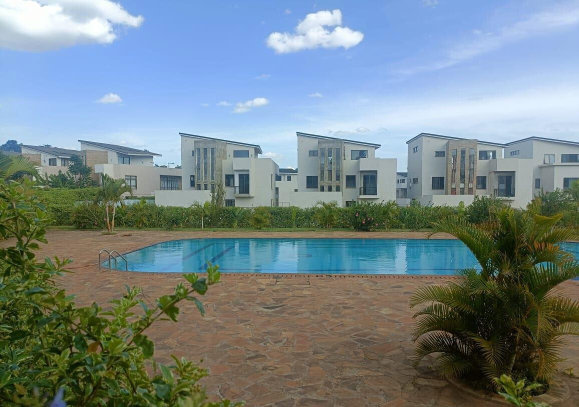 4BR Townhouse with DSQ & Pool Access - Thome, Nairobi