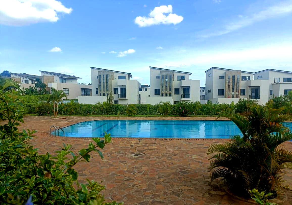 4BR Townhouse with DSQ & Pool Access - Thome, Nairobi