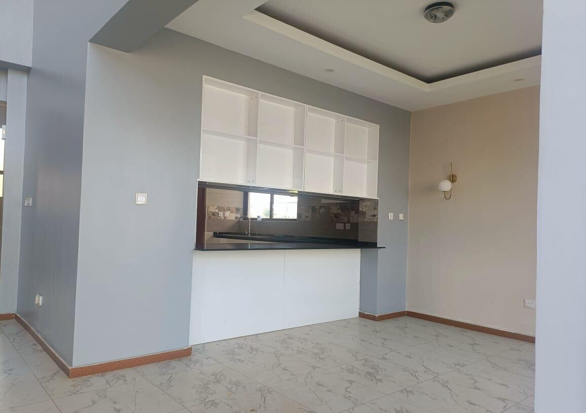 4BR Townhouse with DSQ & Pool Access - Thome, Nairobi