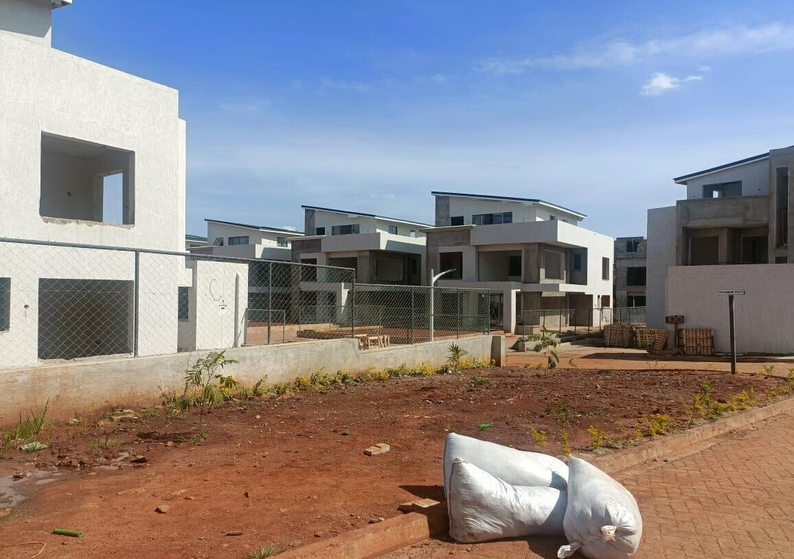 4BR Townhouse with DSQ & Pool Access - Thome, Nairobi