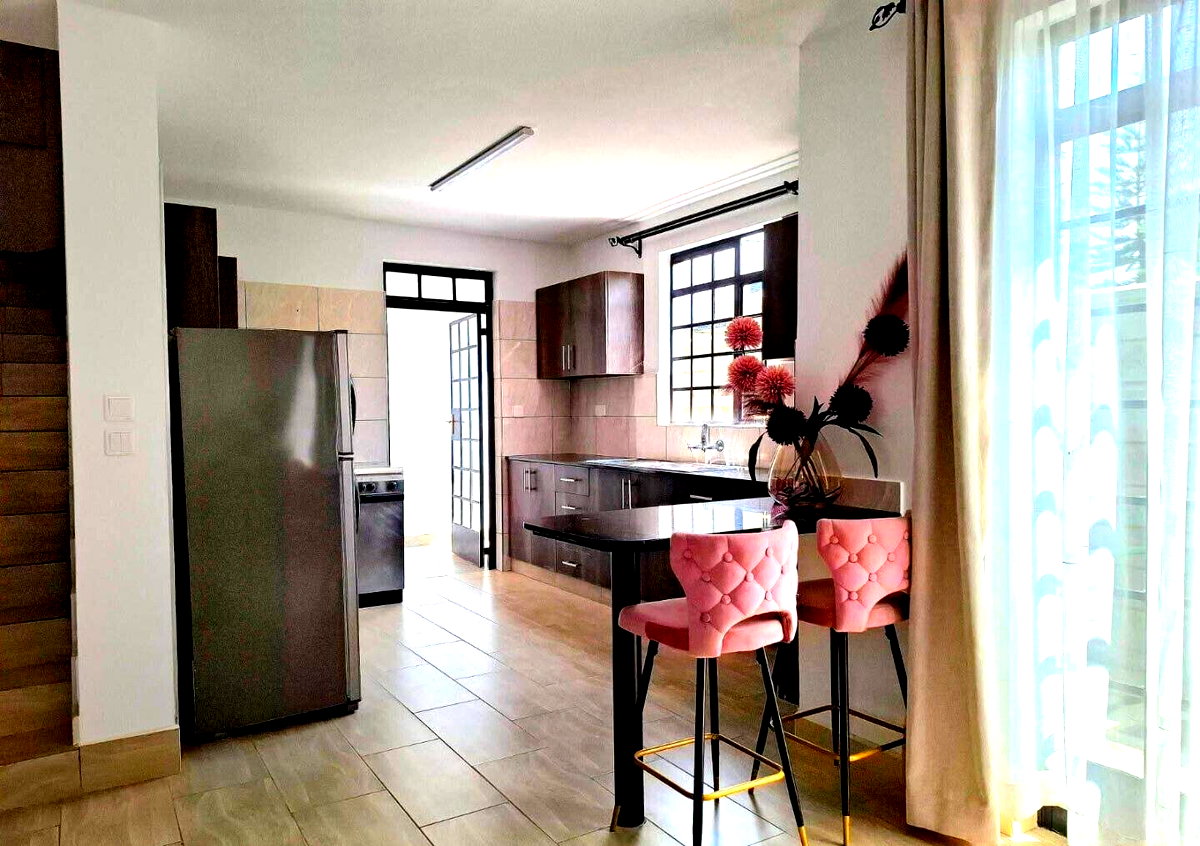 4-Bedroom Maisonette with DSQ on Tarmac Road - Syokimau