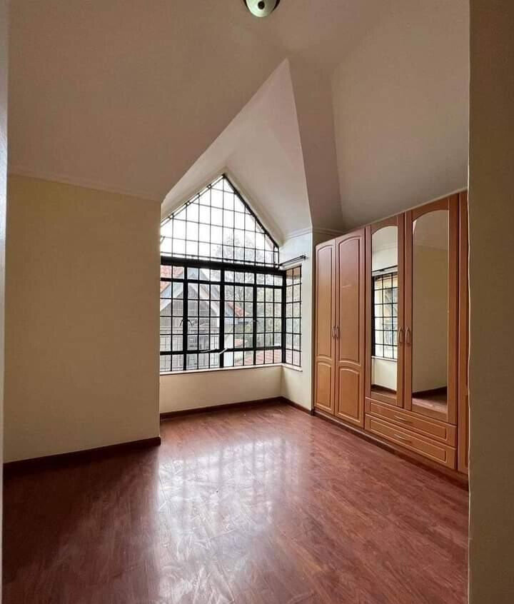 5-Ensuite Townhouse with DSQ & Kids Play Area - Lavington