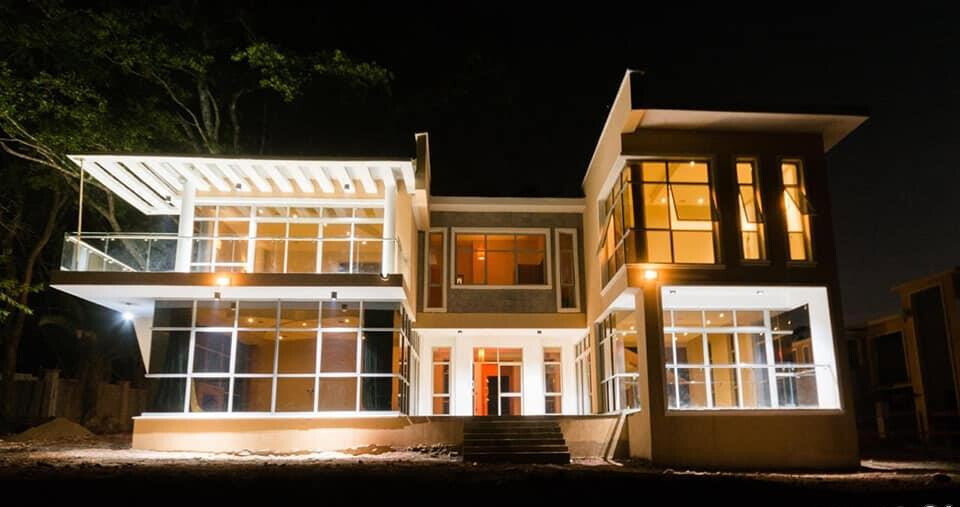Smart 5-Bed Townhouse with DSQ on Half-Acre – Karen
