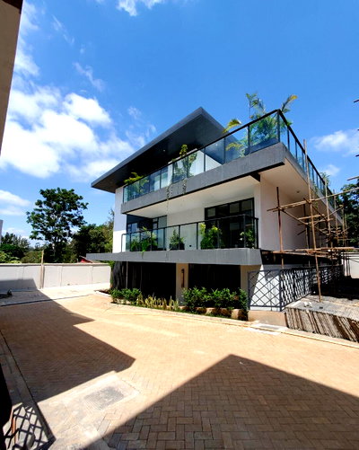 Luxury 4BR Townhouse with Garden