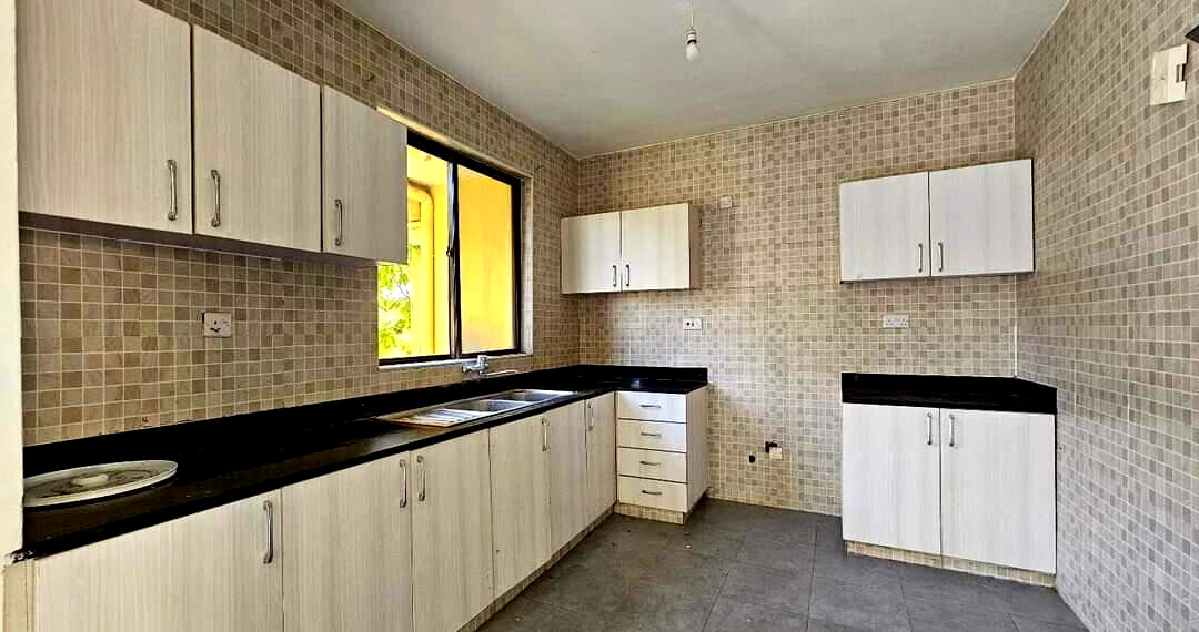 4BR Villa with DSQ & Solar Heating - Shree Villas, Athi River