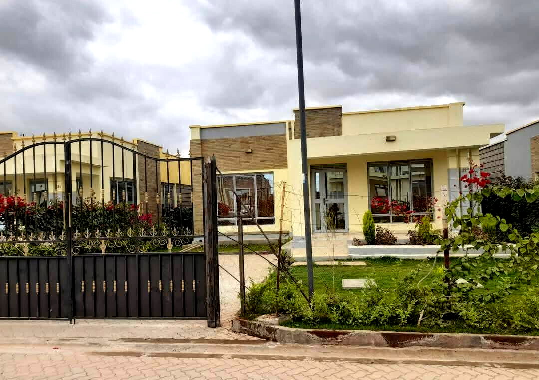 3BR Townhouse with DSQ & Tenant - Twinfalls City, Kitengela