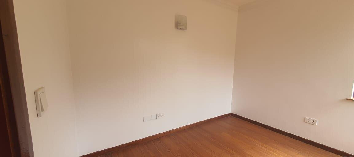 5 En-Suite Townhouse with Private Garden & Fitted Kitchen - Kitisuru