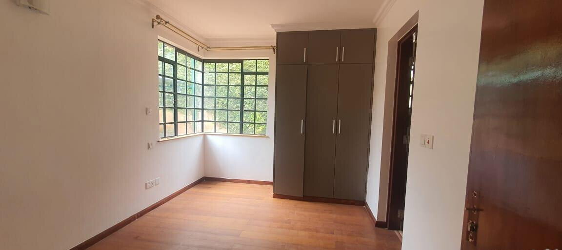 5 En-Suite Townhouse with Private Garden & Fitted Kitchen - Kitisuru