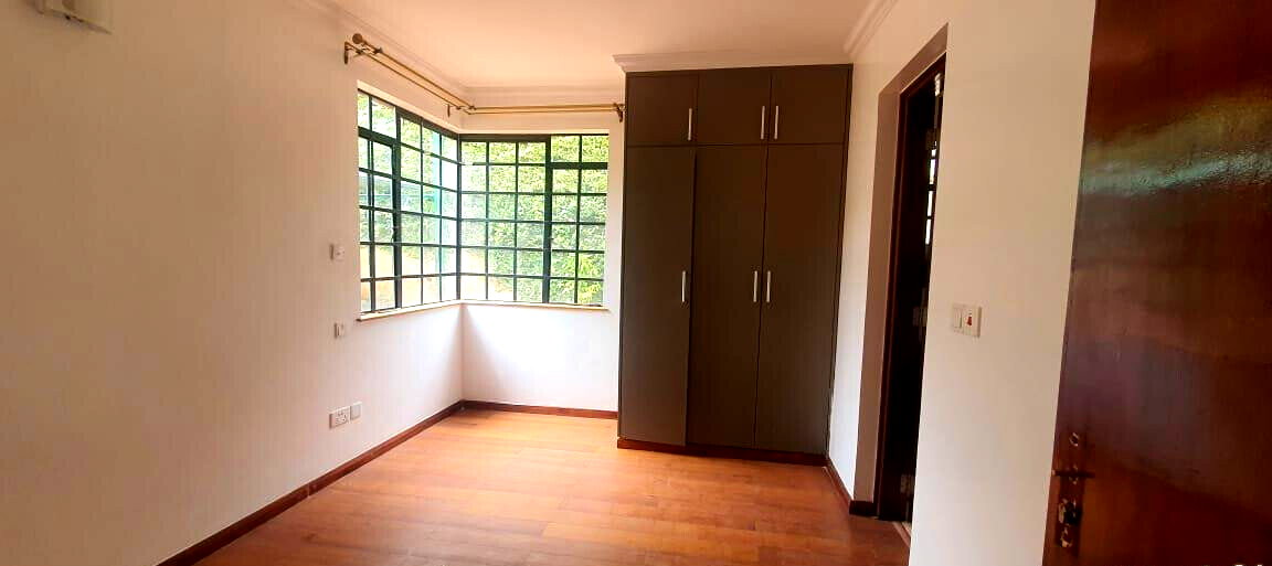 5 En-Suite Townhouse with Private Garden & Fitted Kitchen - Kitisuru