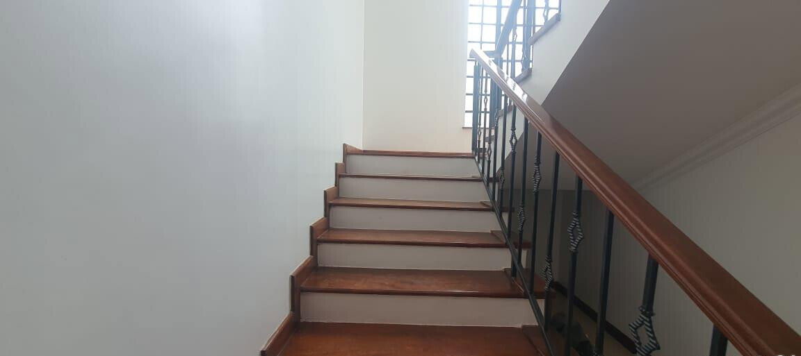 5 En-Suite Townhouse with Private Garden & Fitted Kitchen - Kitisuru