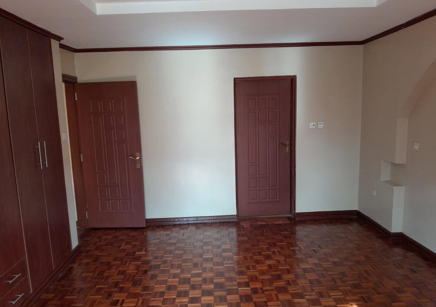 5BR Townhouse with DSQ & Gated Community - Kilimani
