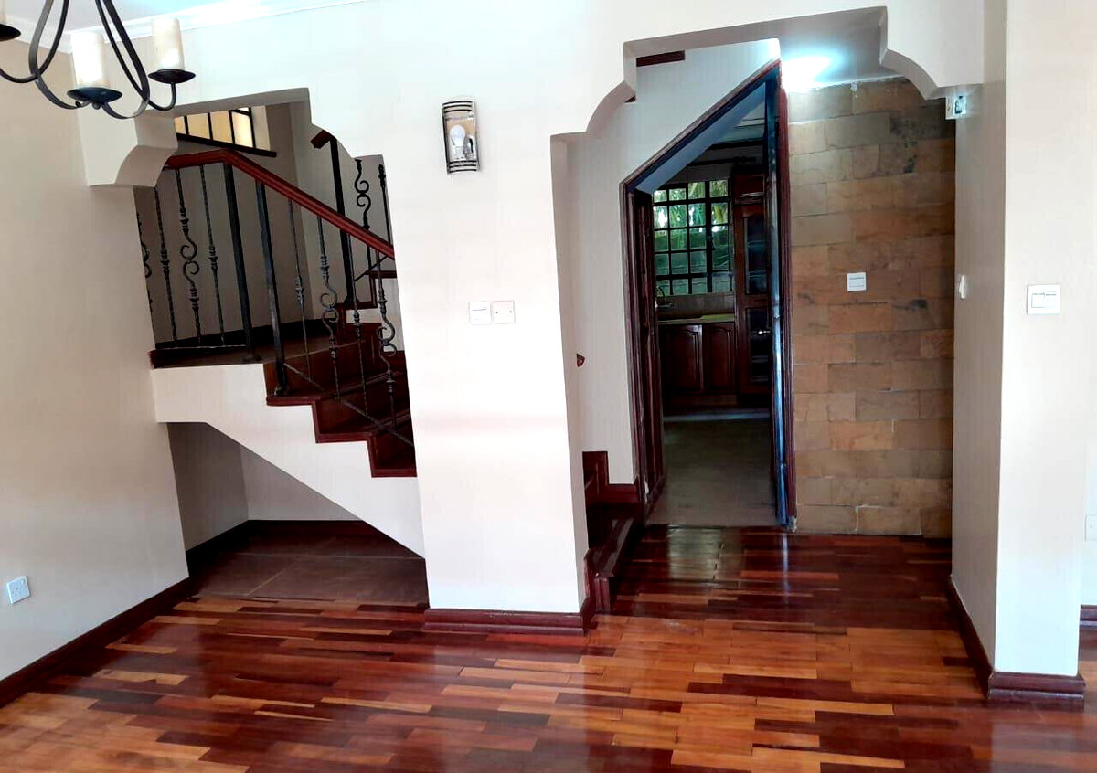 5BR Townhouse with DSQ & Gated Community - Kilimani