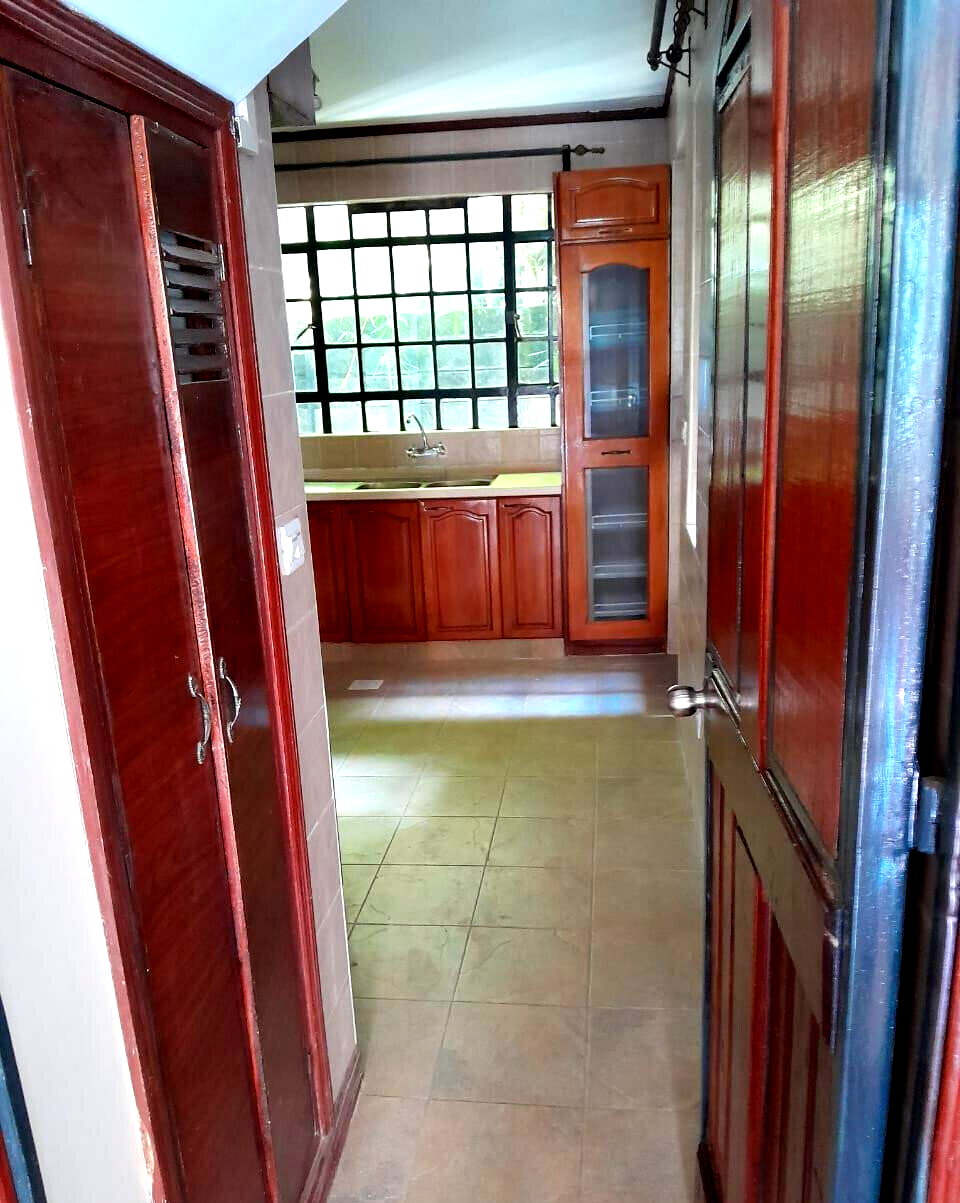 5BR Townhouse with DSQ & Gated Community - Kilimani
