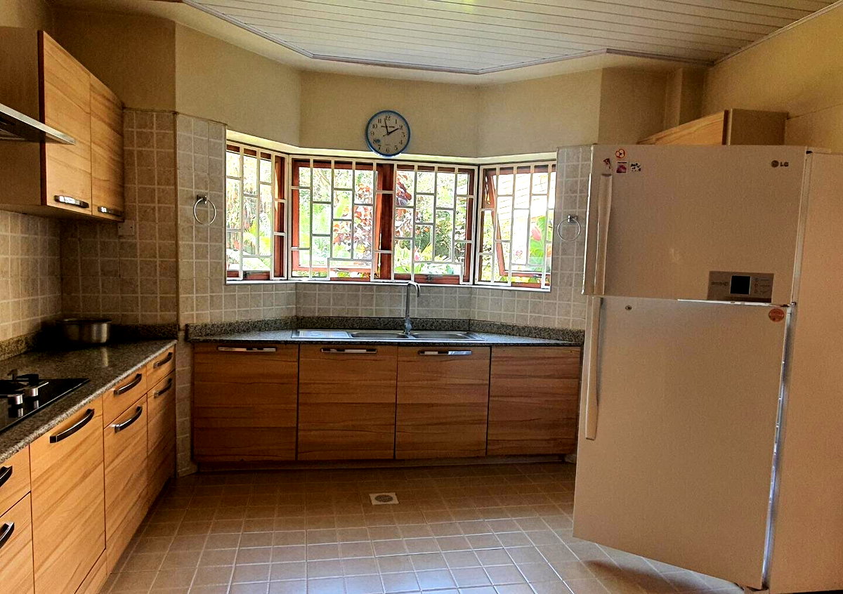 5BR All-Ensuite Townhouse with Pool & Gym - Runda