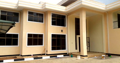Half Acre 6BR Ambassadorial Home