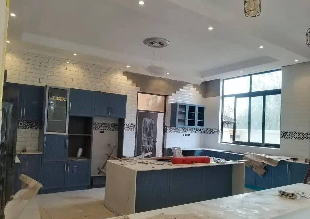 7-Ensuite Townhouse with Pool on ½ Acre – Karen