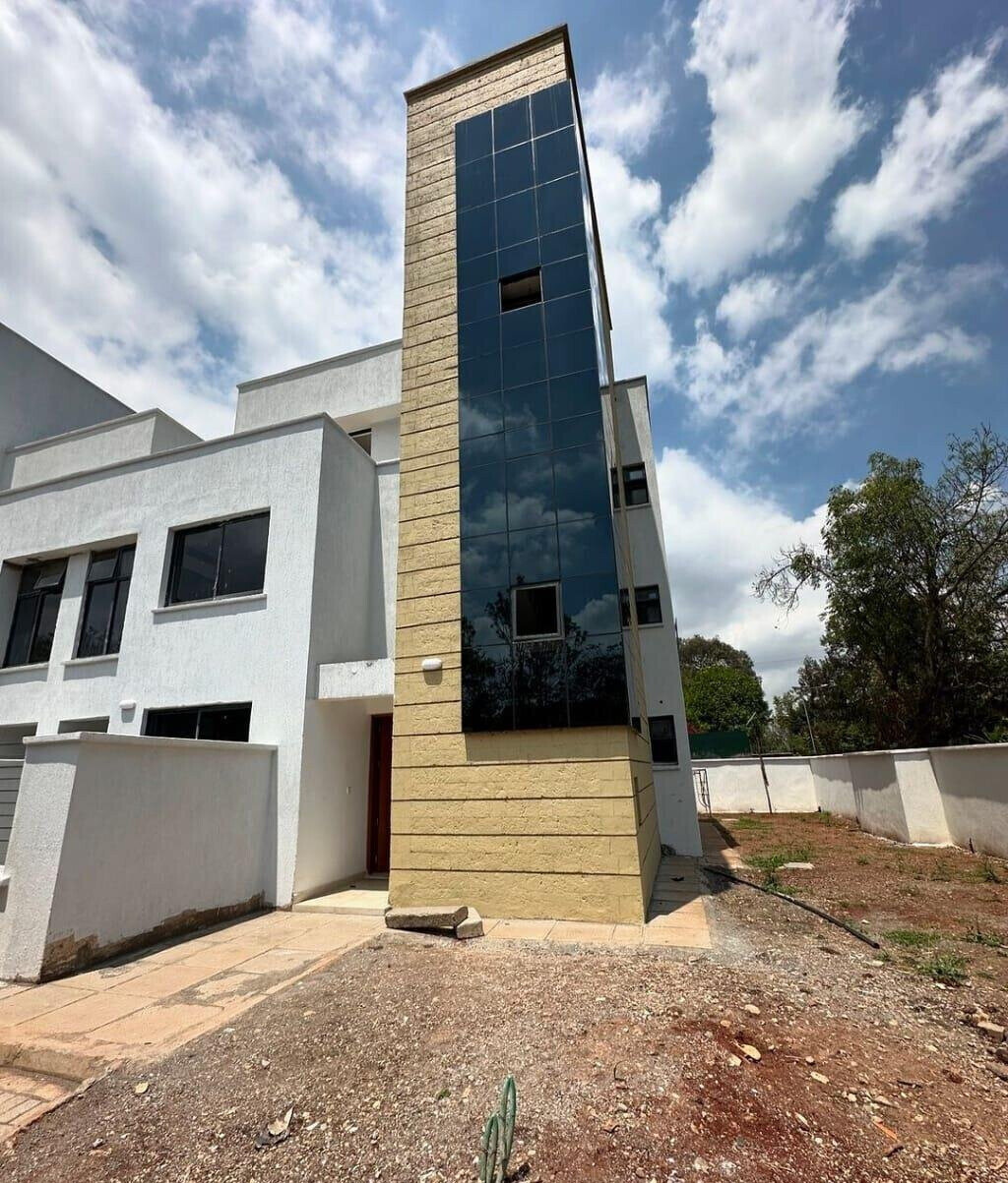 4-Ensuite Townhouse with Study & Solar - Lavington