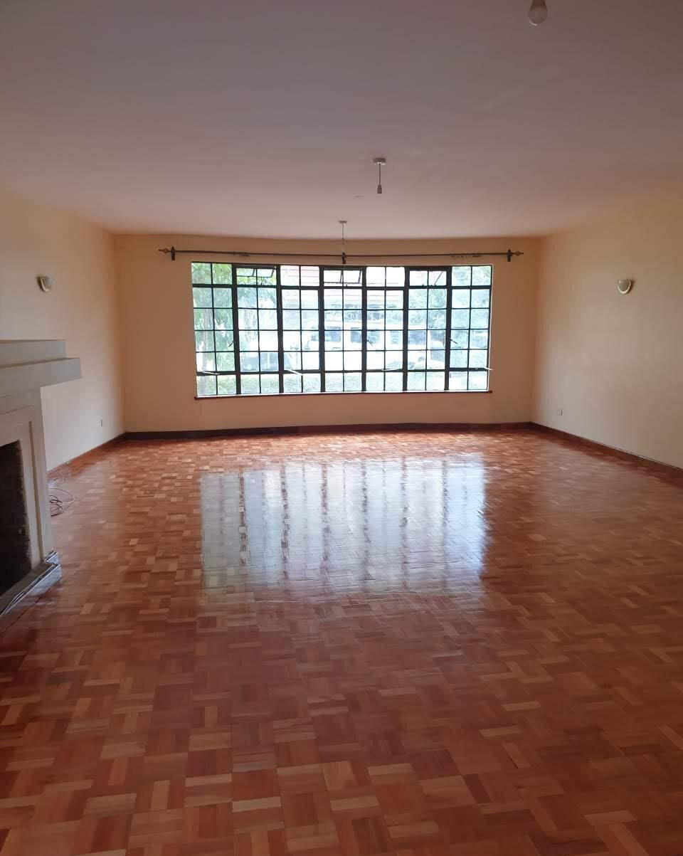 5BR All-Ensuite Townhouse with Fireplace & DSQ - Kileleshwa