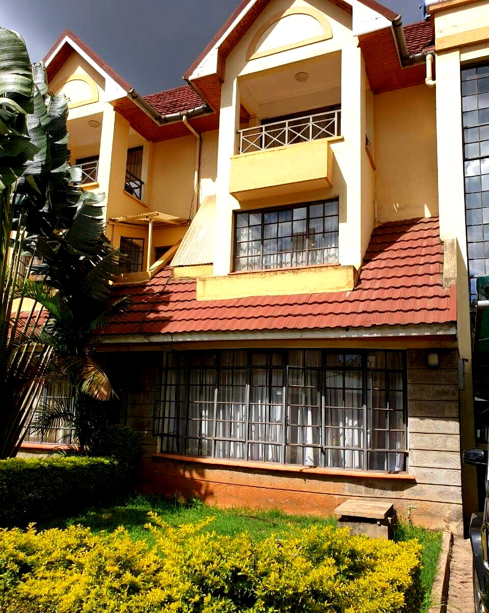 5BR All-Ensuite Townhouse with Fireplace & DSQ - Kileleshwa