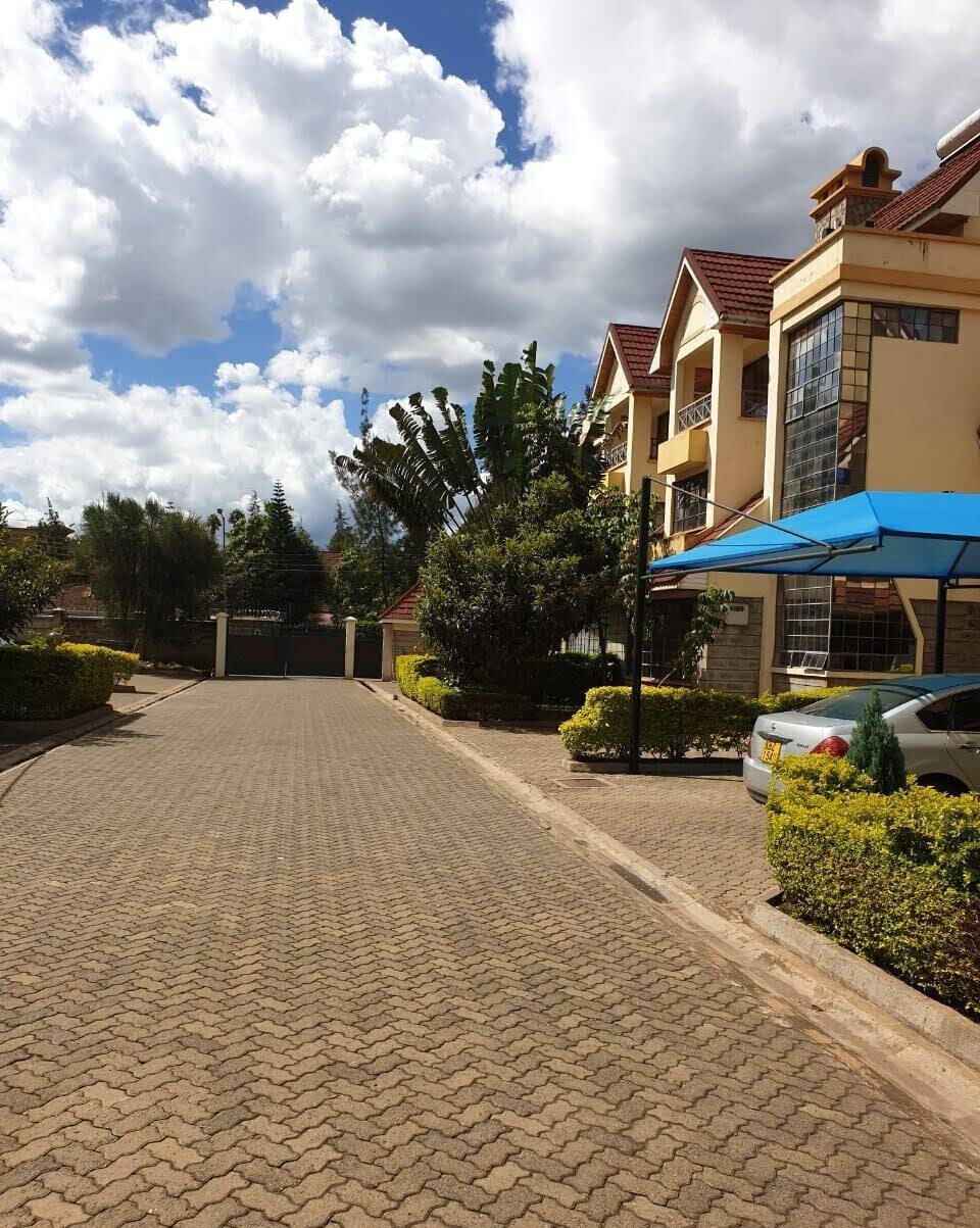 5BR All-Ensuite Townhouse with Fireplace & DSQ - Kileleshwa