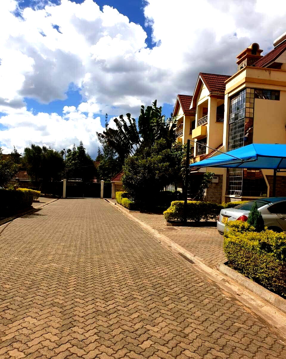 5BR All-Ensuite Townhouse with Fireplace & DSQ - Kileleshwa