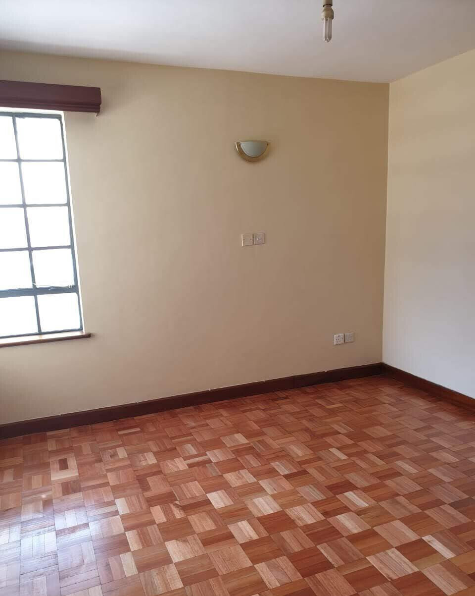 5BR All-Ensuite Townhouse with Fireplace & DSQ - Kileleshwa